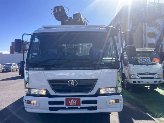UD Trucks Condor 9