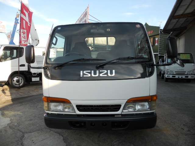 Isuzu Elf 3