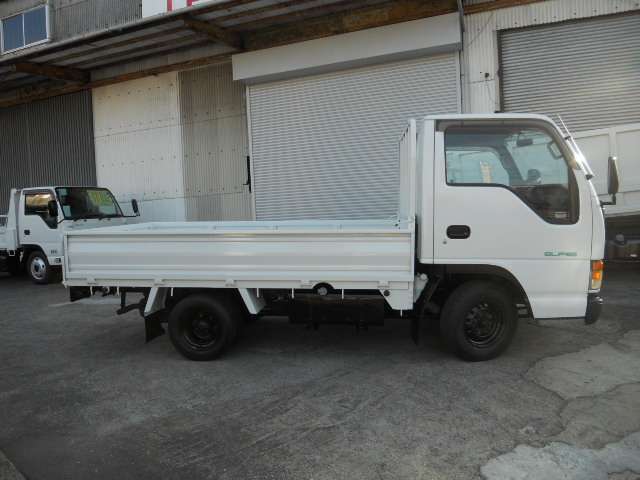 Isuzu Elf 4