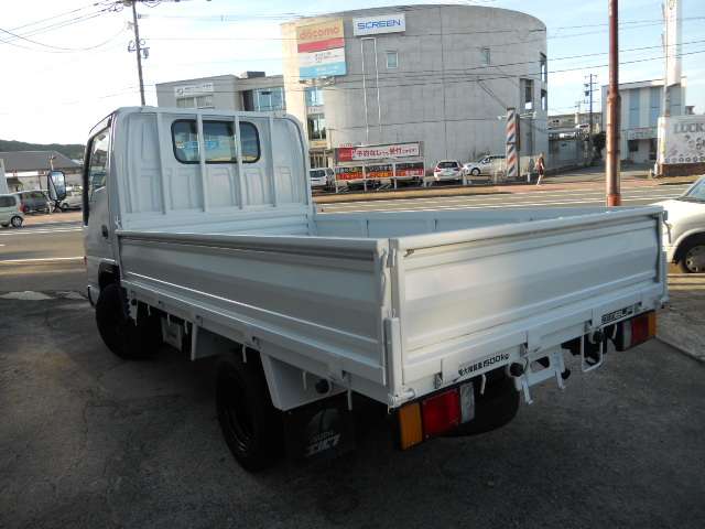 Isuzu Elf 6