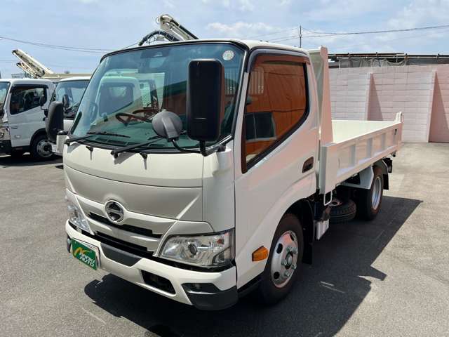 Hino Dutro 3