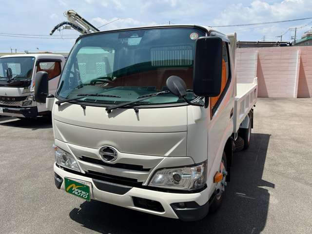 Hino Dutro 4