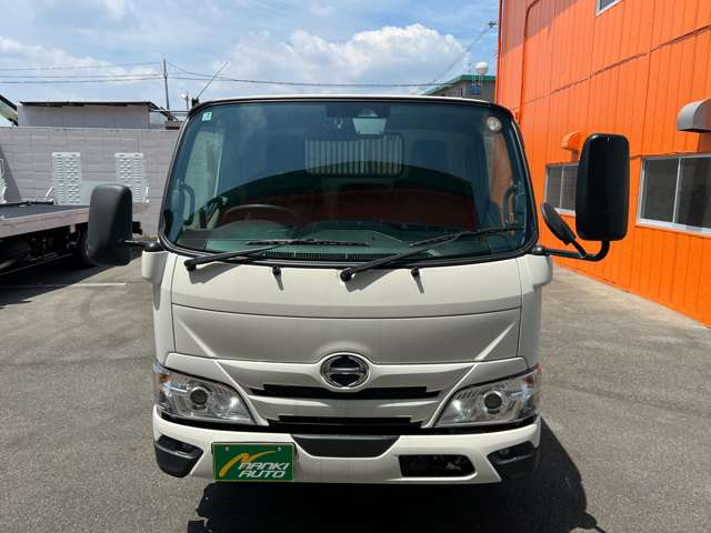 Hino Dutro 5