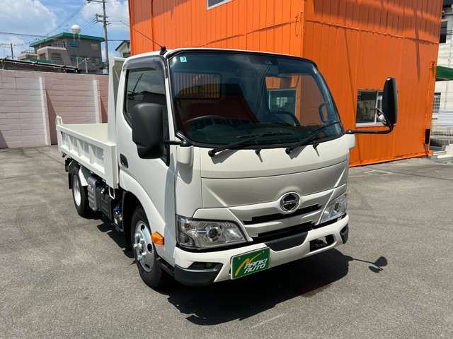 Hino Dutro 6