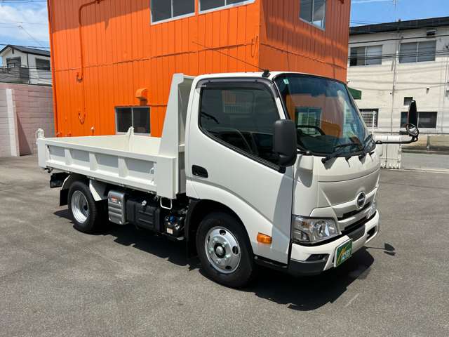 Hino Dutro 8
