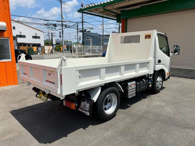 Hino Dutro 10