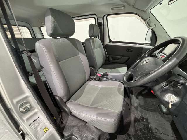 Toyota Light Ace Van 11