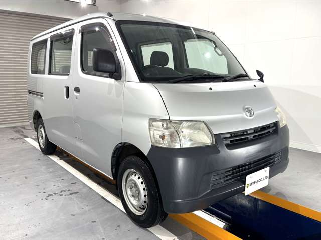 Toyota Light Ace Van 2