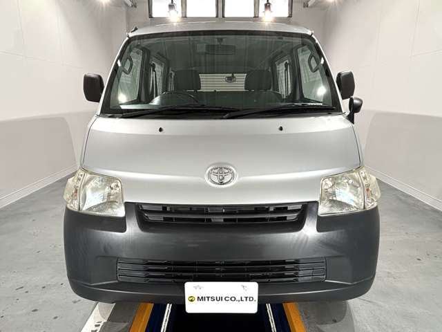 Toyota Light Ace Van 3