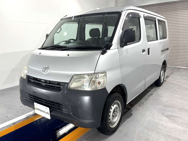 Toyota Light Ace Van 4
