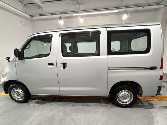 Toyota Light Ace Van 5