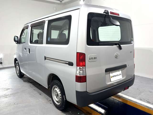 Toyota Light Ace Van 6