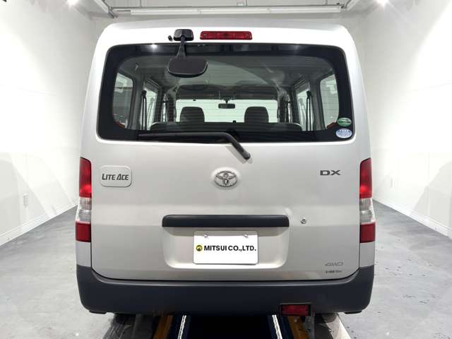 Toyota Light Ace Van 7