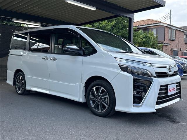 Toyota Voxy 11