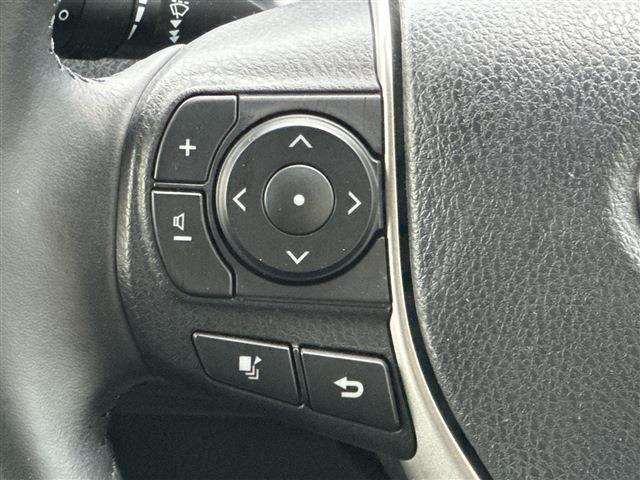 Toyota Voxy 8