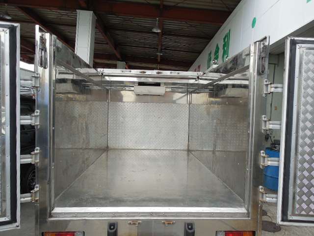 Hino Dutro 6