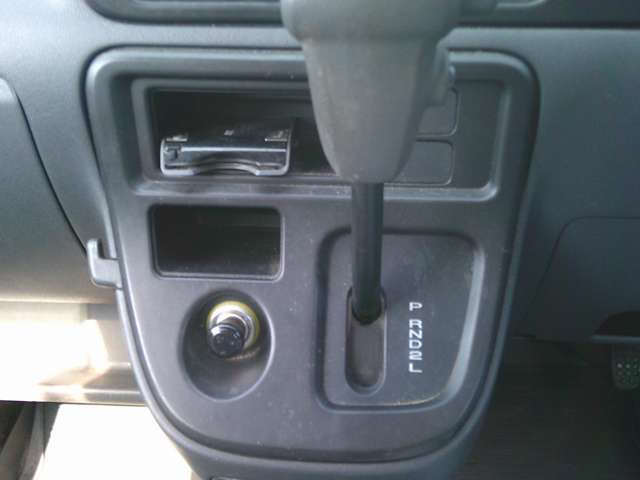 Daihatsu Hijet Deck Van 11