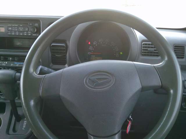 Daihatsu Hijet Deck Van 10