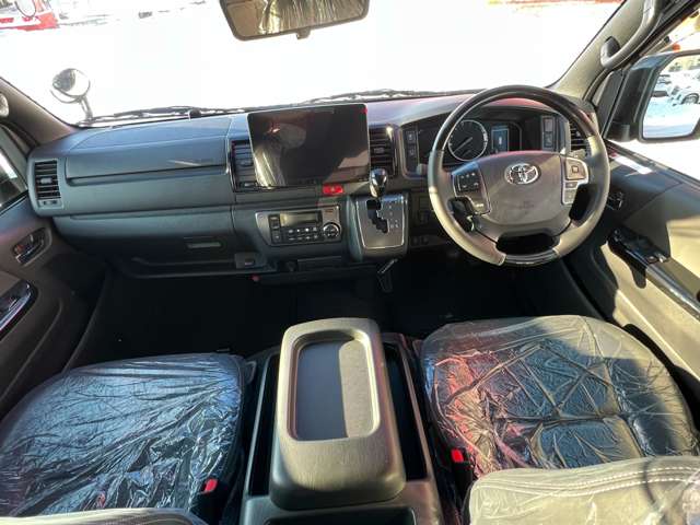 Toyota Hiace Van 2