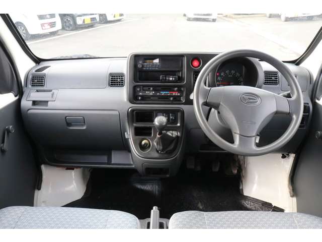 Daihatsu Hijet Cargo 5