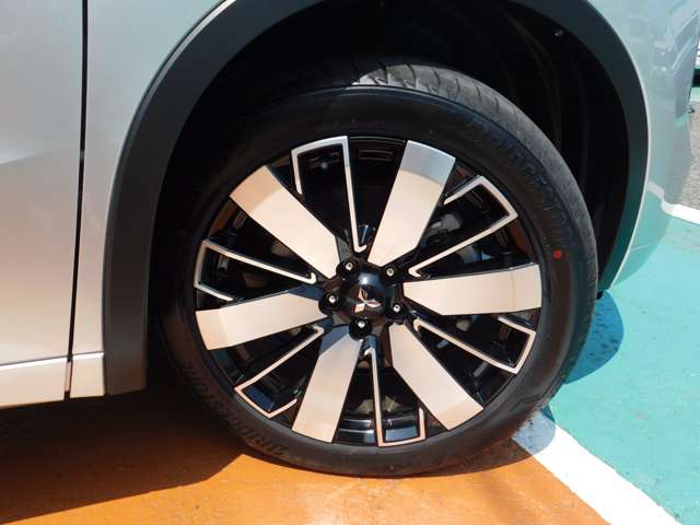 Mitsubishi Outlander 4