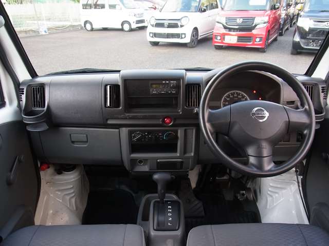 Nissan NV100 Clipper 12