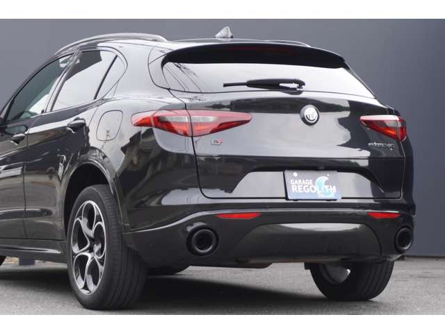 Alfa Romeo Stelvio 12