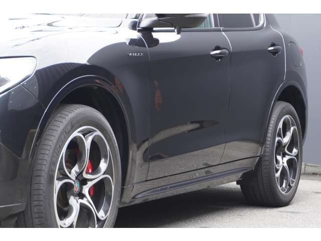 Alfa Romeo Stelvio 5
