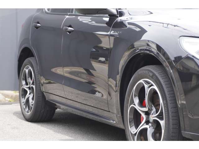 Alfa Romeo Stelvio 7