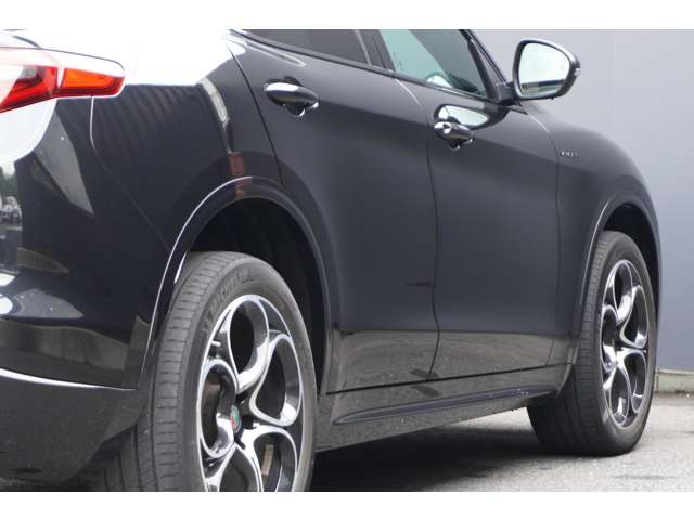 Alfa Romeo Stelvio 10