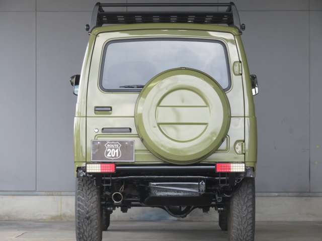 Suzuki Jimny 11