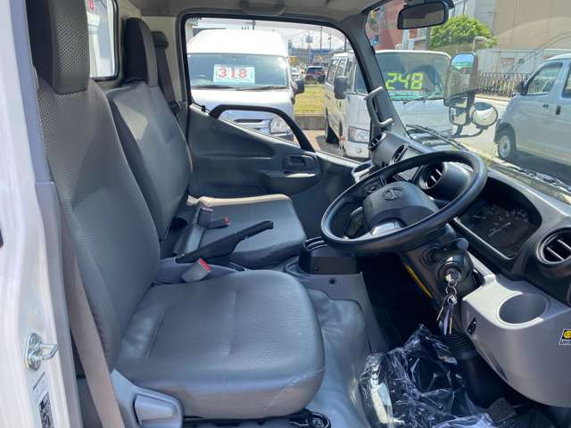 Hino Dutro 12