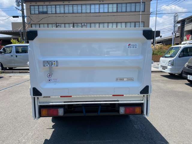 Hino Dutro 7