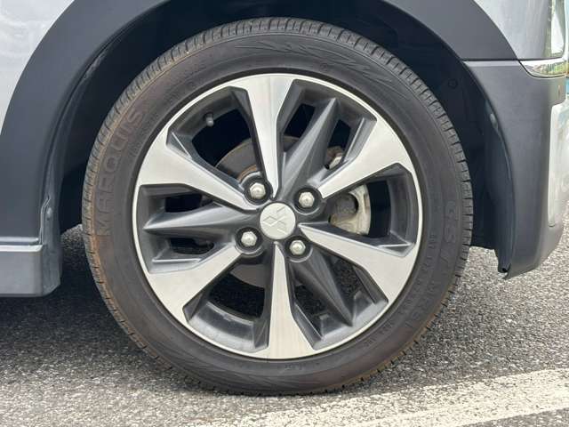 Mitsubishi eK X 12