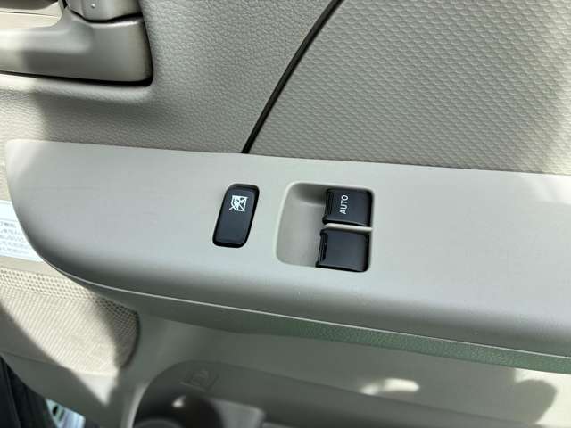 Nissan NV100 Clipper 4