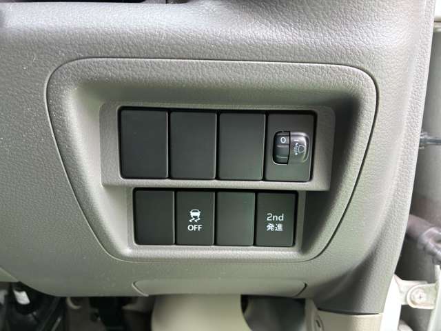 Nissan NV100 Clipper 7