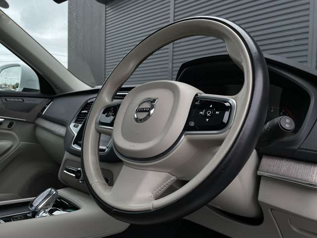 Volvo XC90 8