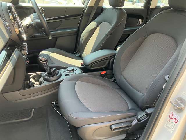 MINI Crossover 11