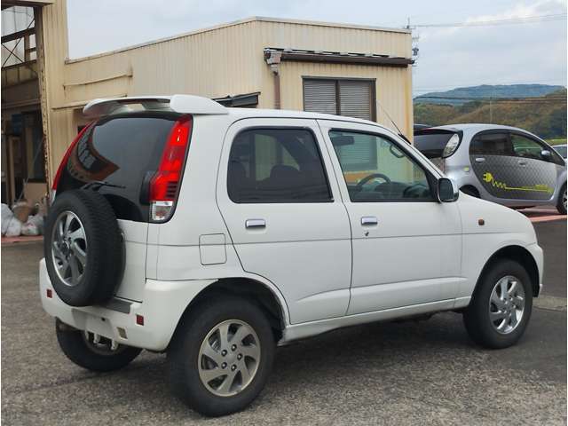 Daihatsu Terios Kid 9