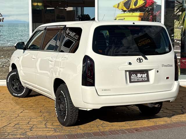 Toyota Probox Van 8