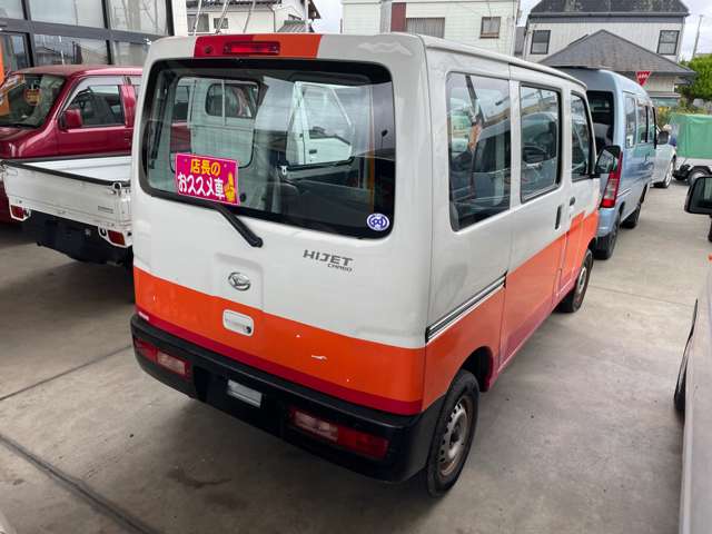 Daihatsu Hijet Cargo 4