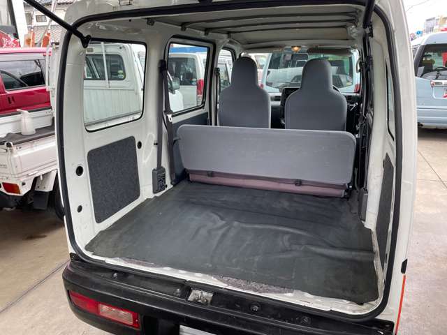 Daihatsu Hijet Cargo 7