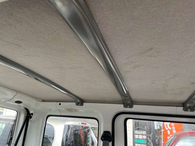 Daihatsu Hijet Cargo 10
