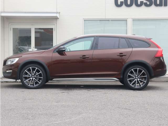 Volvo V60 Cross Country 11