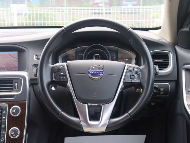 Volvo V60 Cross Country 12