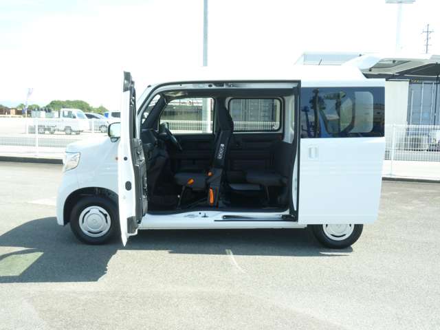 Honda N-VAN 8