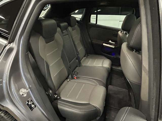 Mercedes-Benz GLA-Class 8