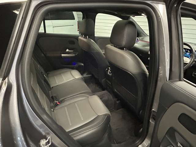 Mercedes-Benz GLA-Class 9