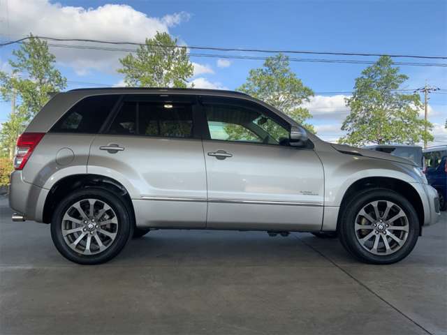 Suzuki Escudo 8