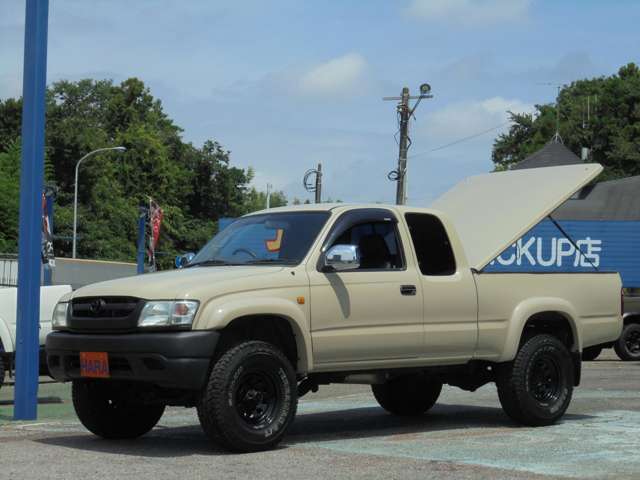 Toyota Hilux 2